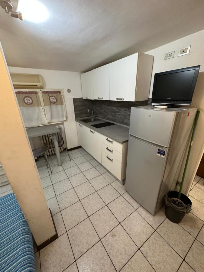 Caf Immobiliare Hotel Modena Esterno foto